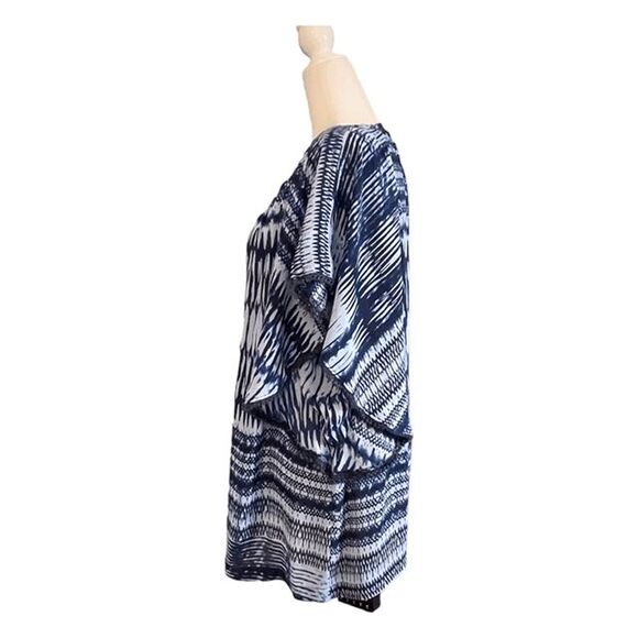 A New Approach Batwing Blouse Blue White Aztec Print Lace Up Short Sleeve 1X - Picture 2 of 9